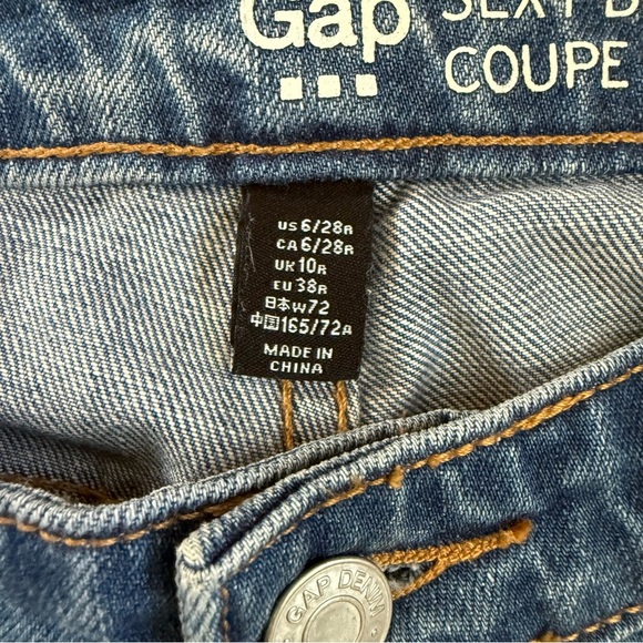Gap Size 6 Ankle Fit Medium Wash Sexy Boyfriend Fit Jeans - Picture 7 of 8